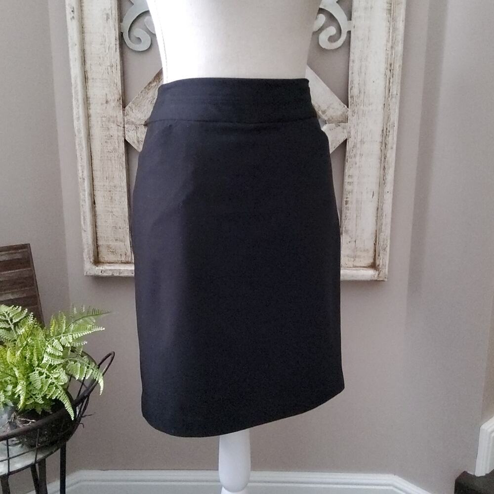 Worthington Women's Petite Straight Pencil Skirt with Pockets in Black